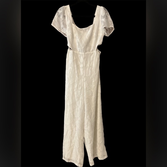 Lulus white jumpsuit - Picture 5 of 9